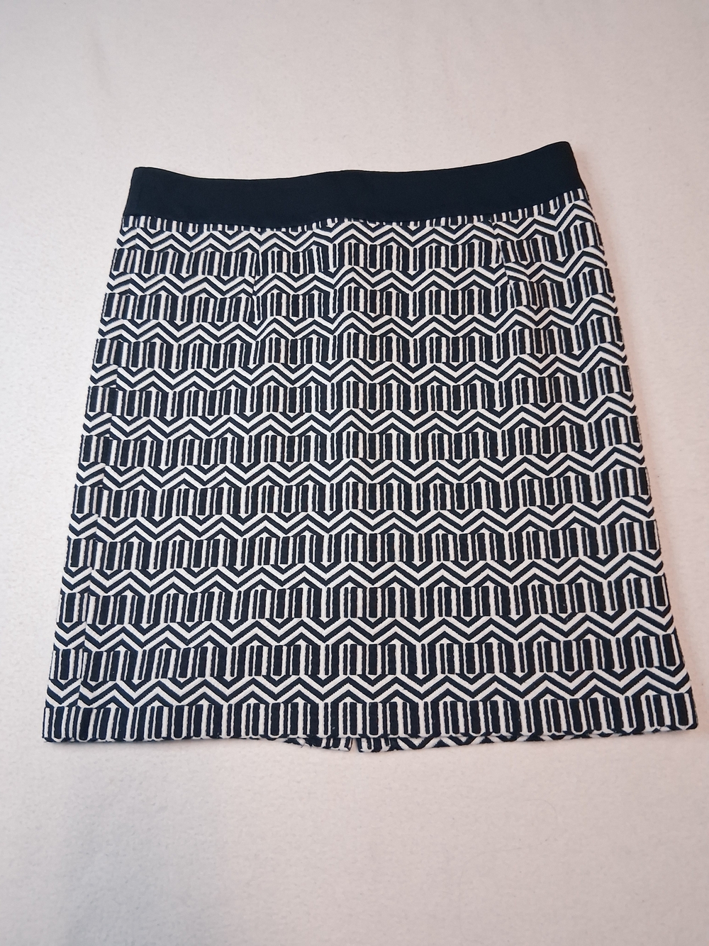 Banana Republic Black and White Geometric Knit Mini Skirt